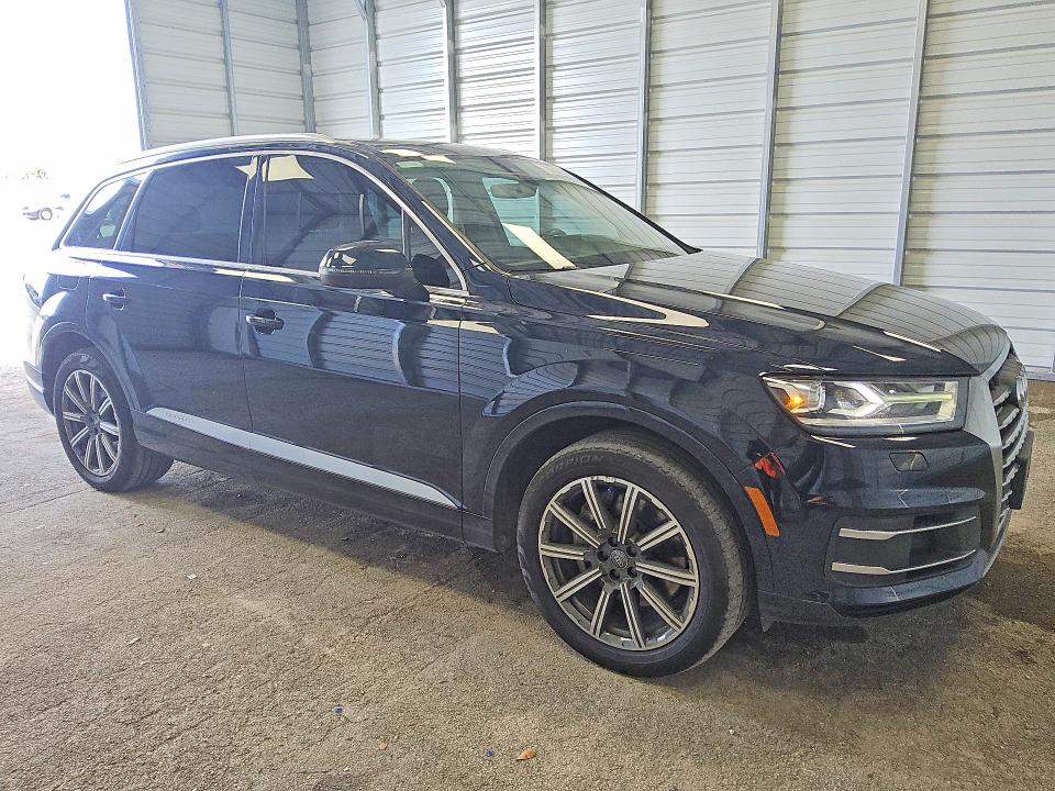 Продажа на аукционе авто 2017 Audi Q7, vin: WA1LAAF77HD001813, номер лота: 62318816