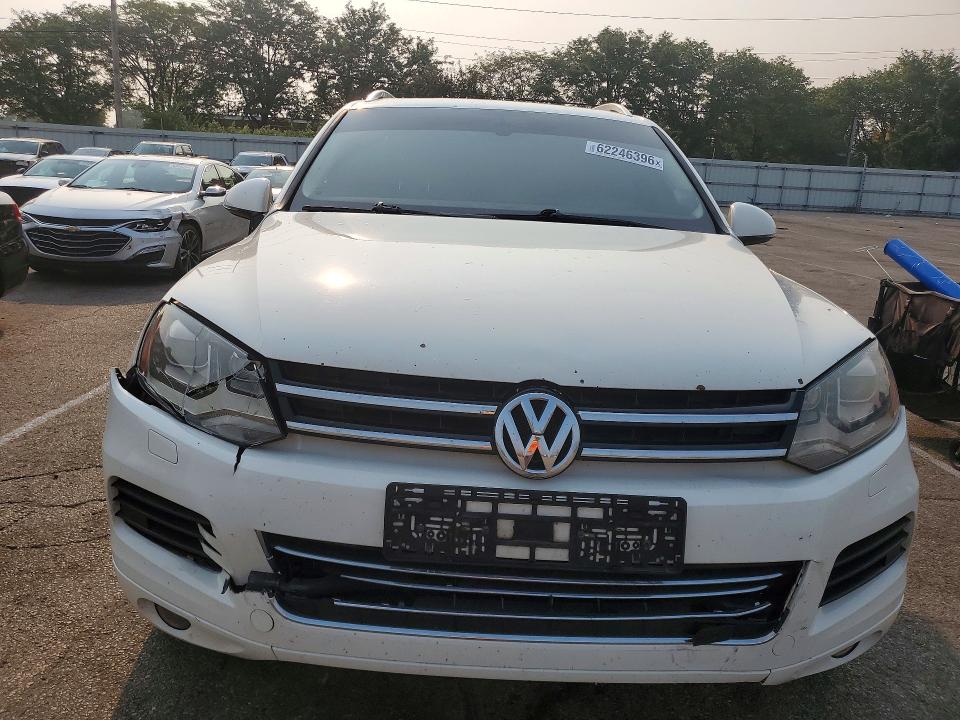 Продажа на аукционе авто 2011 Volkswagen Touareg, vin: WVGFK9BP6BD005908, номер лота: 62246396