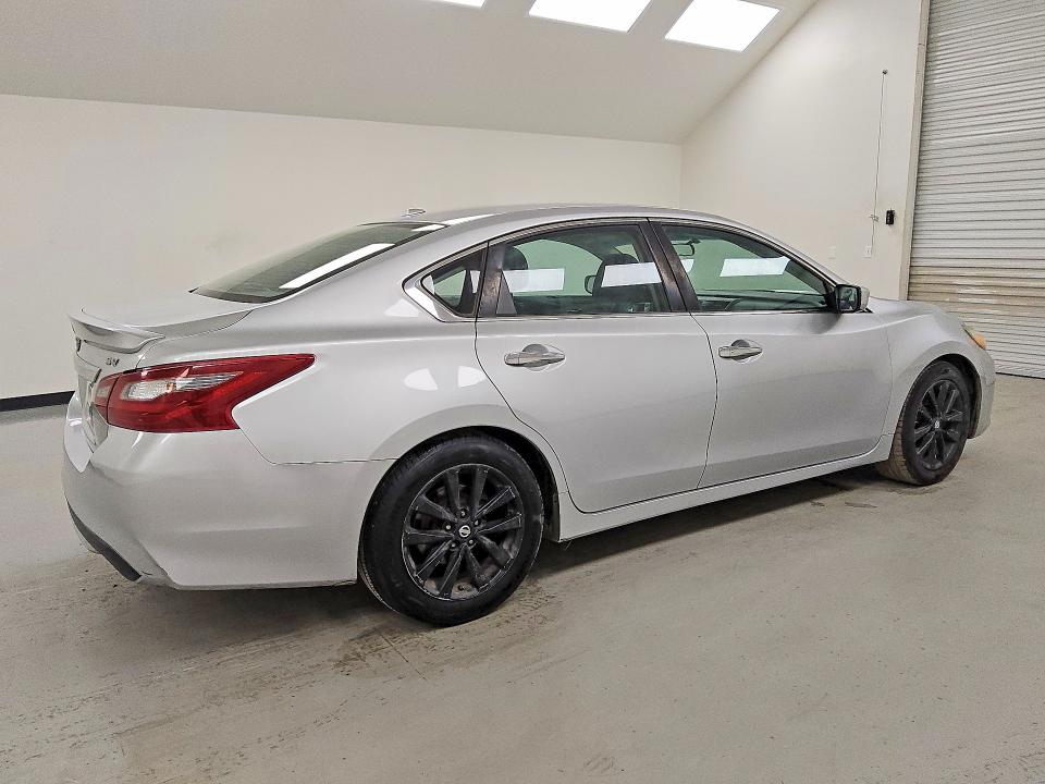 60908056 :رقم المزاد ، 1N4AL3AP5JC124621 vin ، 2018 Nissan Altima مزاد بيع