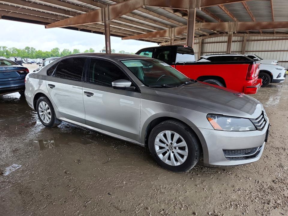 61040116 :رقم المزاد ، 1VWAT7A31EC086385 vin ، 2014 Volkswagen Passat مزاد بيع