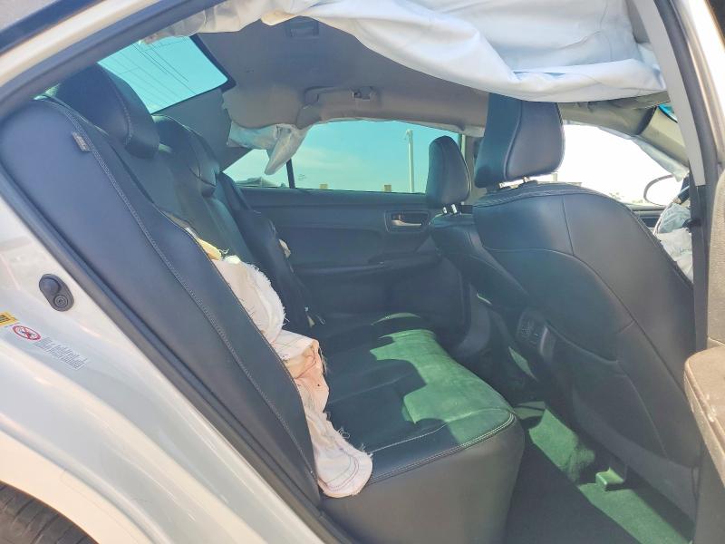 60796456 :رقم المزاد ، 4T1BF1FK0HU640764 vin ، 2017 Toyota Camry مزاد بيع