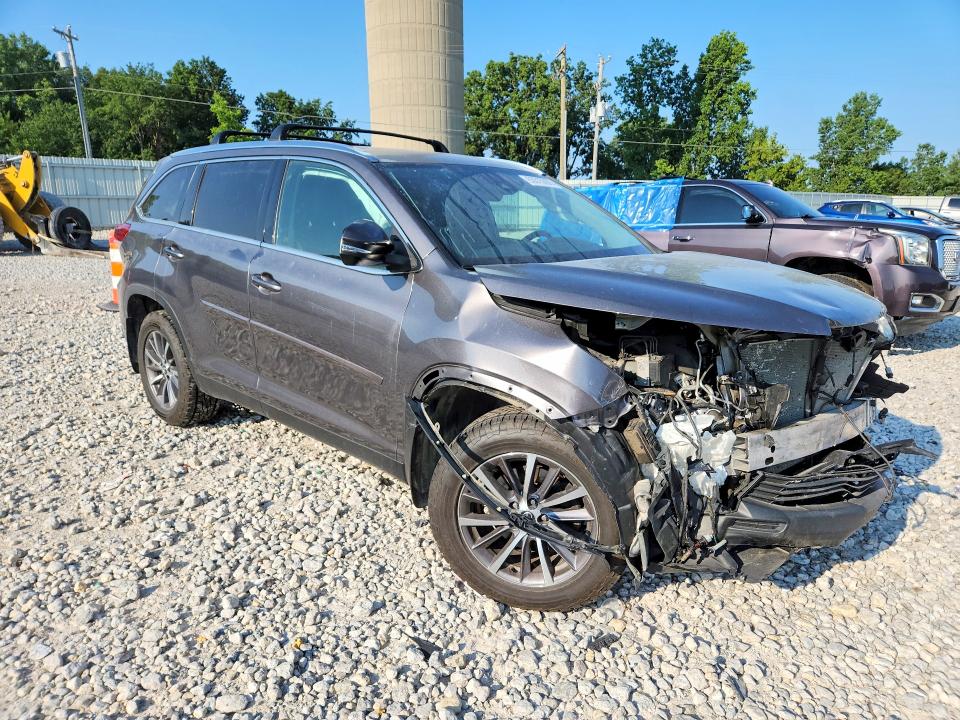 2019 Toyota Highlander მანქანა იყიდება აუქციონზე, vin: 5TDJZRFH5KS589137, აუქციონის ნომერი: 63015886
