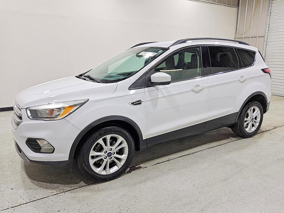 60245426 :رقم المزاد ، 1FMCU0GD2JUA60880 vin ، 2018 Ford Escape مزاد بيع