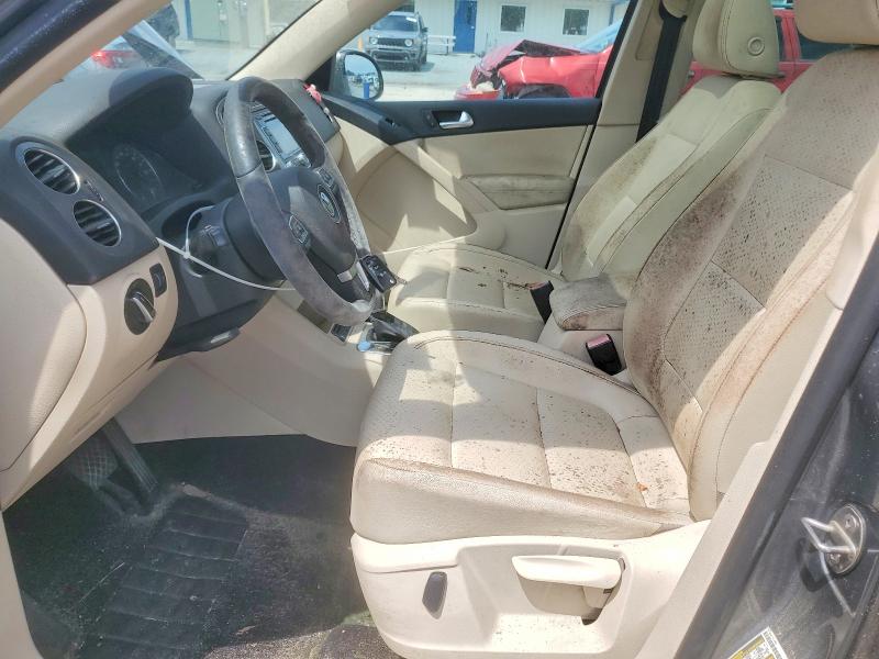 60824606 :رقم المزاد ، WVGAV7AX0CW003956 vin ، 2012 Volkswagen Tiguan مزاد بيع