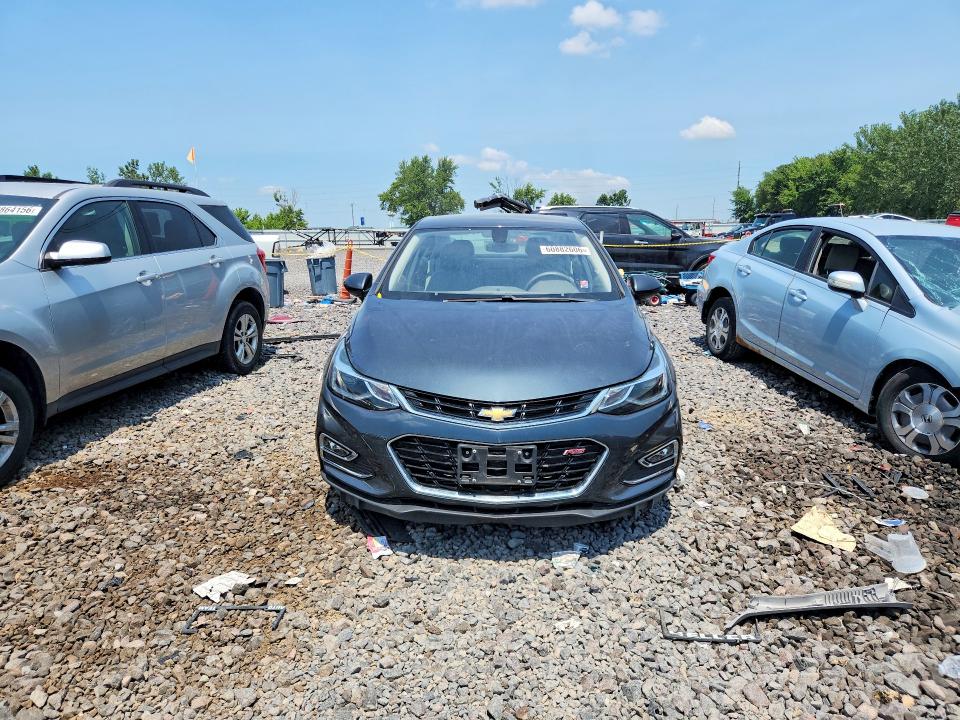 60882606 :رقم المزاد ، 1G1BE5SM8H7151641 vin ، 2017 Chevrolet Cruze مزاد بيع