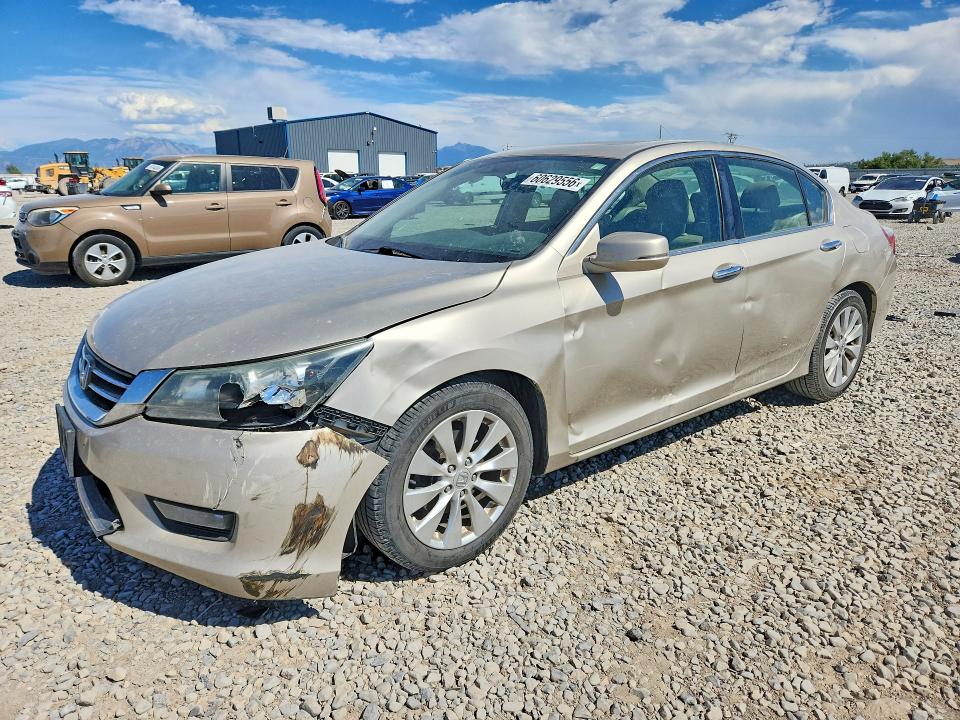 60629556 :رقم المزاد ، 1HGCR2F83FA010764 vin ، 2015 Honda Accord مزاد بيع