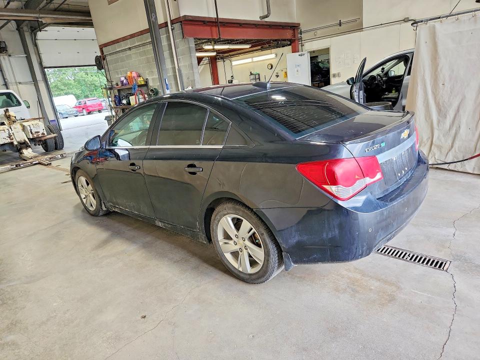 62142146 :رقم المزاد ، 1G1P75SZ3F7298944 vin ، 2015 Chevrolet Cruze مزاد بيع