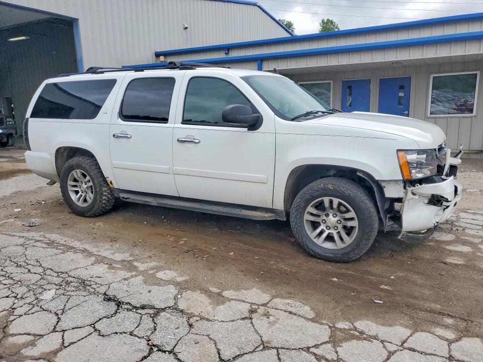 60656796 :رقم المزاد ، 1GNFC16037J207833 vin ، 2007 Chevrolet Suburban مزاد بيع