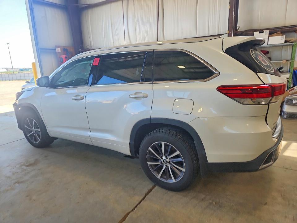 59710096 :رقم المزاد ، 5TDJZRFH9JS850137 vin ، 2018 Toyota Highlander مزاد بيع