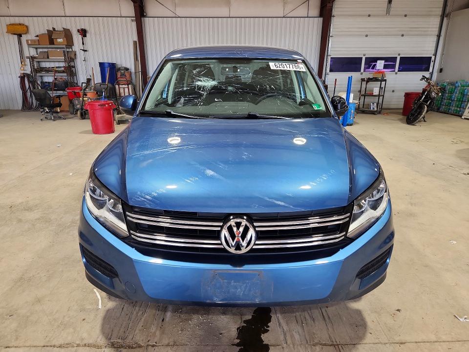 62017786 :رقم المزاد ، WVGBV7AX9JK001762 vin ، 2018 Volkswagen Tiguan Limited مزاد بيع