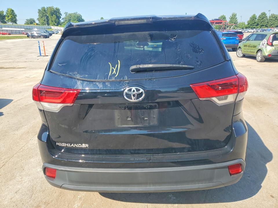 2018 Toyota Highlander მანქანა იყიდება აუქციონზე, vin: 5TDZARFH6JS036487, აუქციონის ნომერი: 61212826