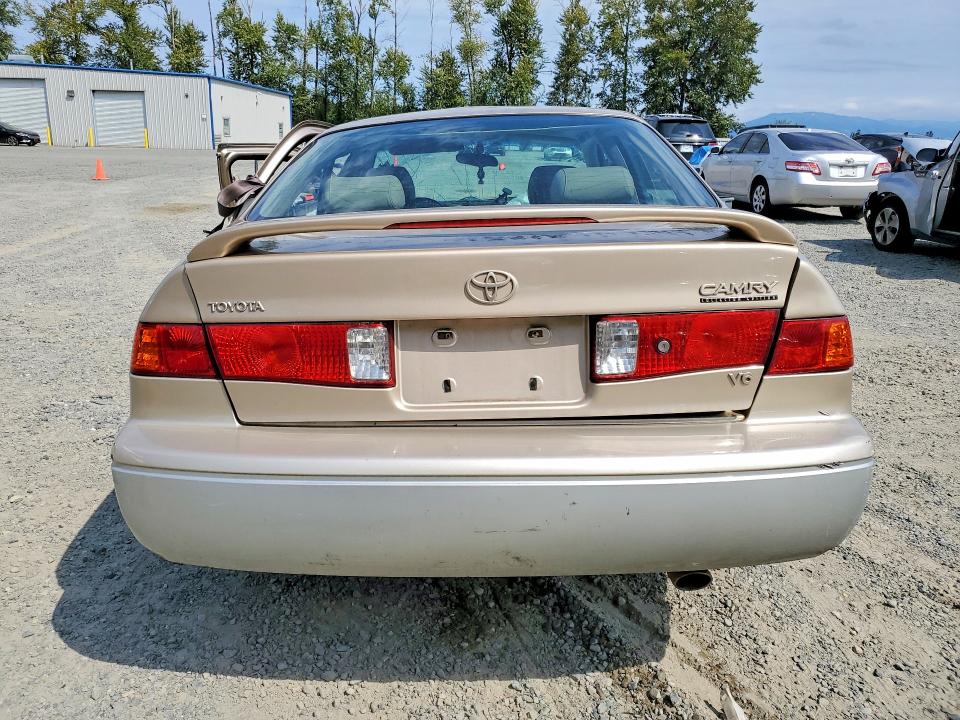 62147746 :رقم المزاد ، JT2BF28K710318071 vin ، 2001 Toyota Camry مزاد بيع