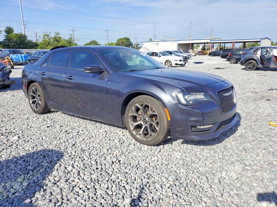 Продажа на аукционе авто 2018 Chrysler 300, vin: 2C3CCABG1JH244763, номер лота: 61120096