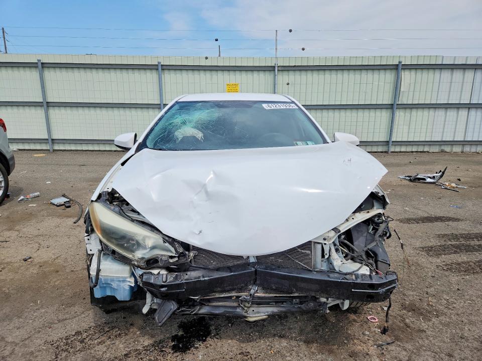 Продажа на аукционе авто 2015 Toyota Corolla, vin: 2T1BURHE1FC391269, номер лота: 61231936