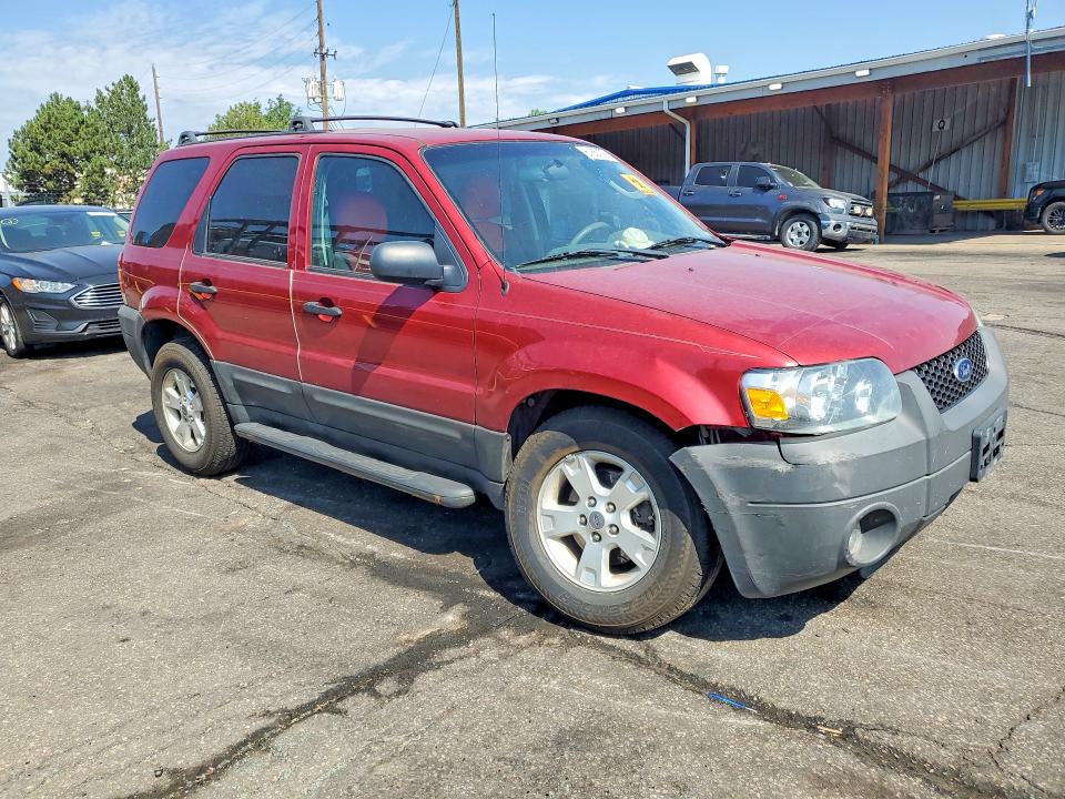 2005 Ford Escape მანქანა იყიდება აუქციონზე, vin: 1FMCU93135KB12700, აუქციონის ნომერი: 61857736