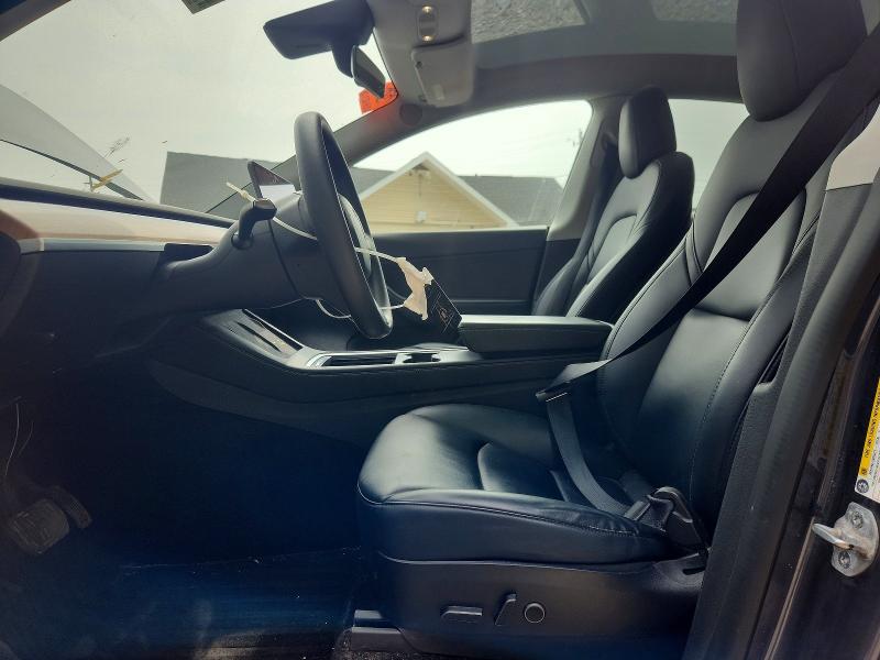60927276 :رقم المزاد ، 7SAYGDEEXNF390983 vin ، 2022 Tesla Model Y مزاد بيع