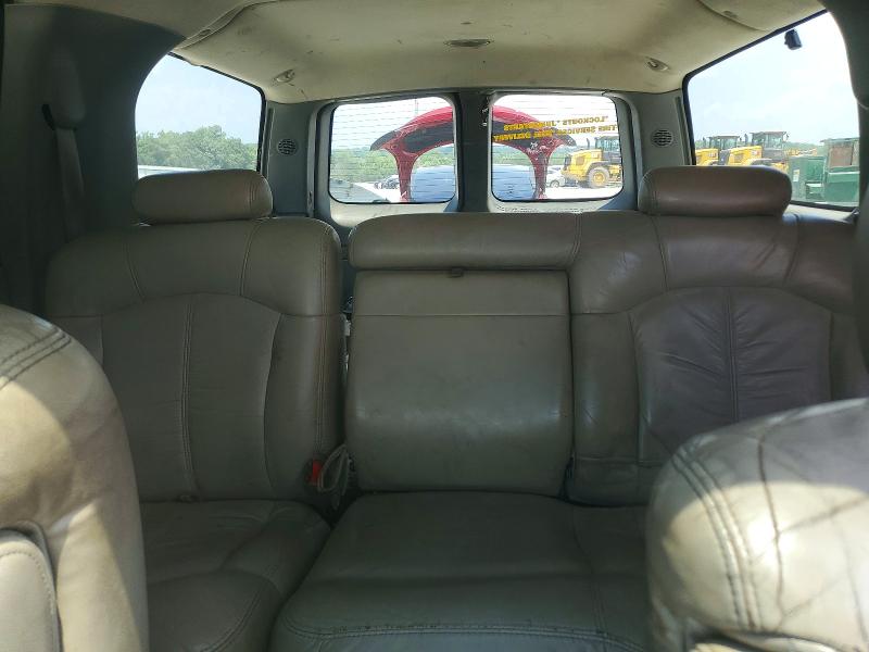 Продаж на аукціоні авто 2000 Chevrolet Suburban, vin: 3GNFK16T6YG114949, номер лоту: 62062036