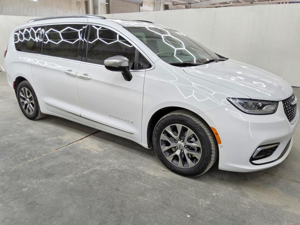 2023 Chrysler Pacifica მანქანა იყიდება აუქციონზე, vin: 2C4RC1N73PR542493, აუქციონის ნომერი: 61810756