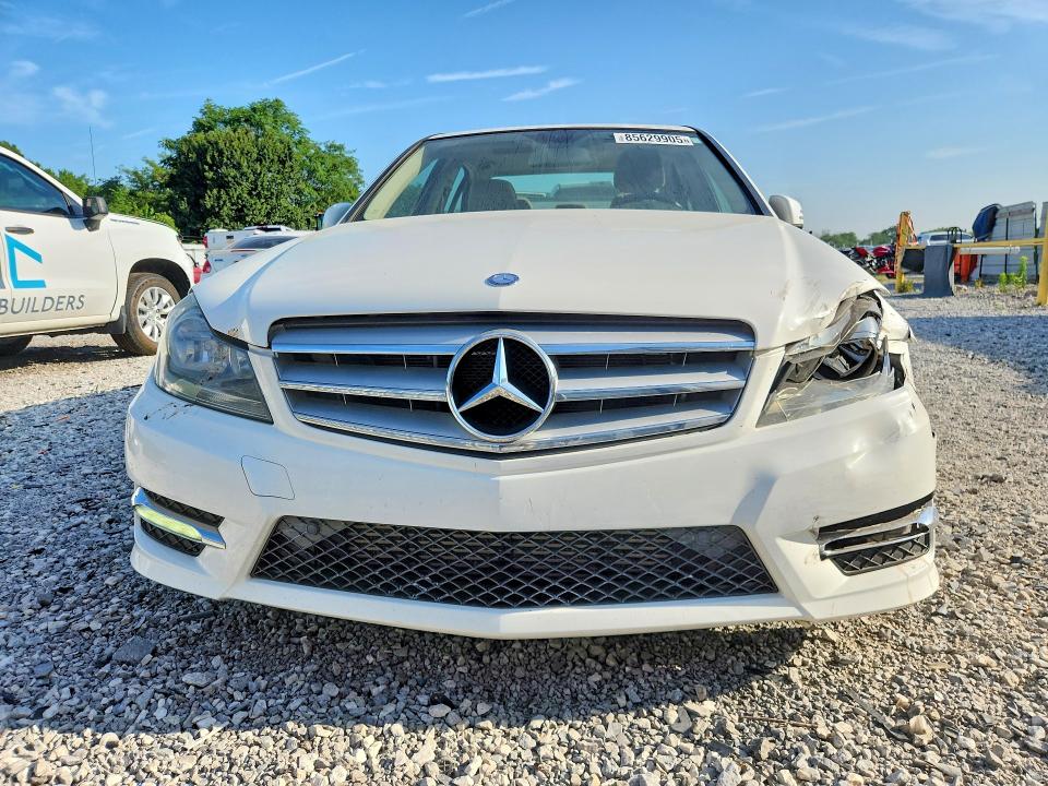 2013 Mercedes-benz C250 მანქანა იყიდება აუქციონზე, vin: WDDGF4HB9DA773050, აუქციონის ნომერი: 85629905