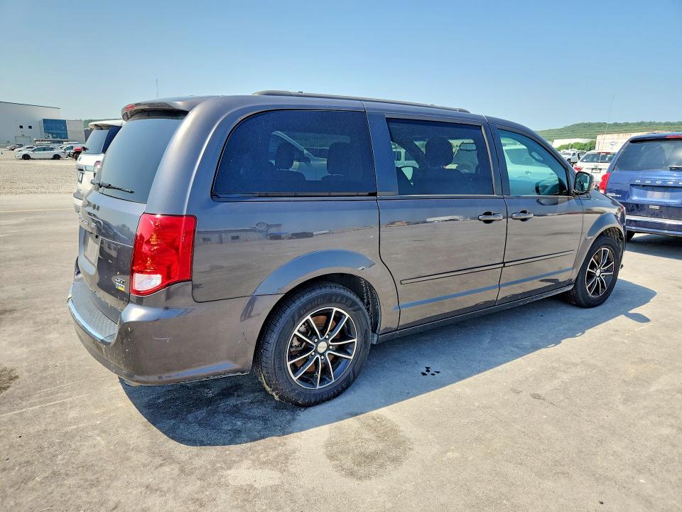 62266326 :رقم المزاد ، 2C4RDGEG8HR740679 vin ، 2017 Dodge Grand Caravan مزاد بيع
