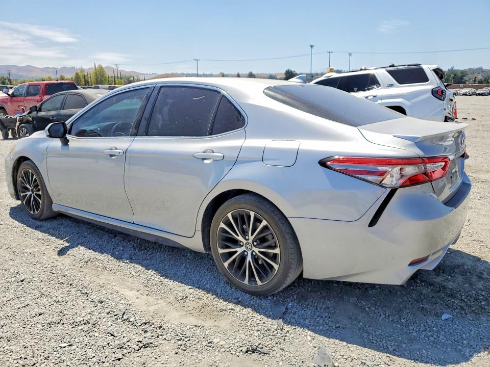 60073426 :رقم المزاد ، 4T1B11HK9KU247977 vin ، 2019 Toyota Camry مزاد بيع