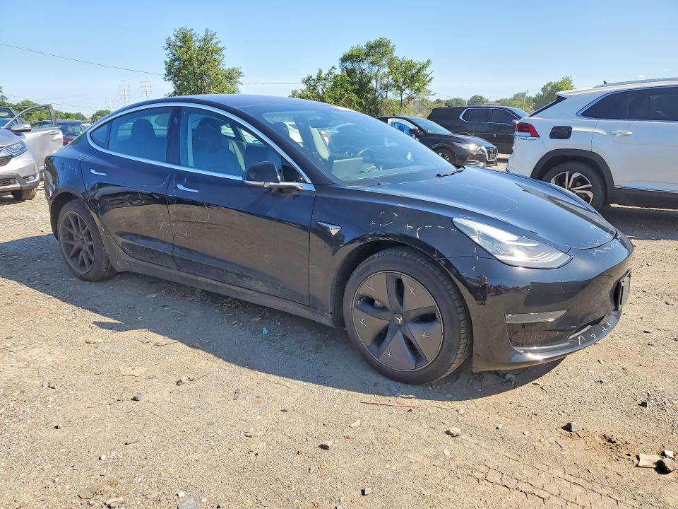 61622886 :رقم المزاد ، 5YJ3E1EB0JF054075 vin ، 2018 Tesla Model 3 مزاد بيع