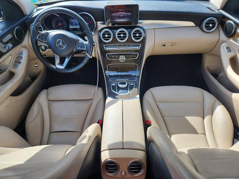58904936 :رقم المزاد ، 55SWF4KB4HU207159 vin ، 2017 Mercedes-benz C مزاد بيع