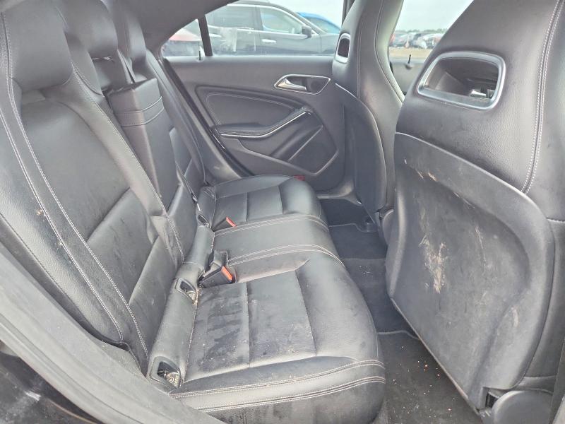 63051406 :رقم المزاد ، WDDSJ4GB2JN520425 vin ، 2018 Mercedes-benz Cla مزاد بيع