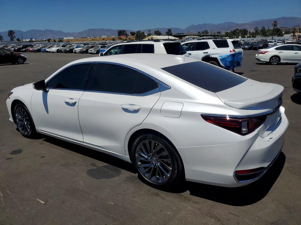 61640436 :رقم المزاد ، 58AEA1C11SU073410 vin ، 2025 Lexus Es 300h مزاد بيع