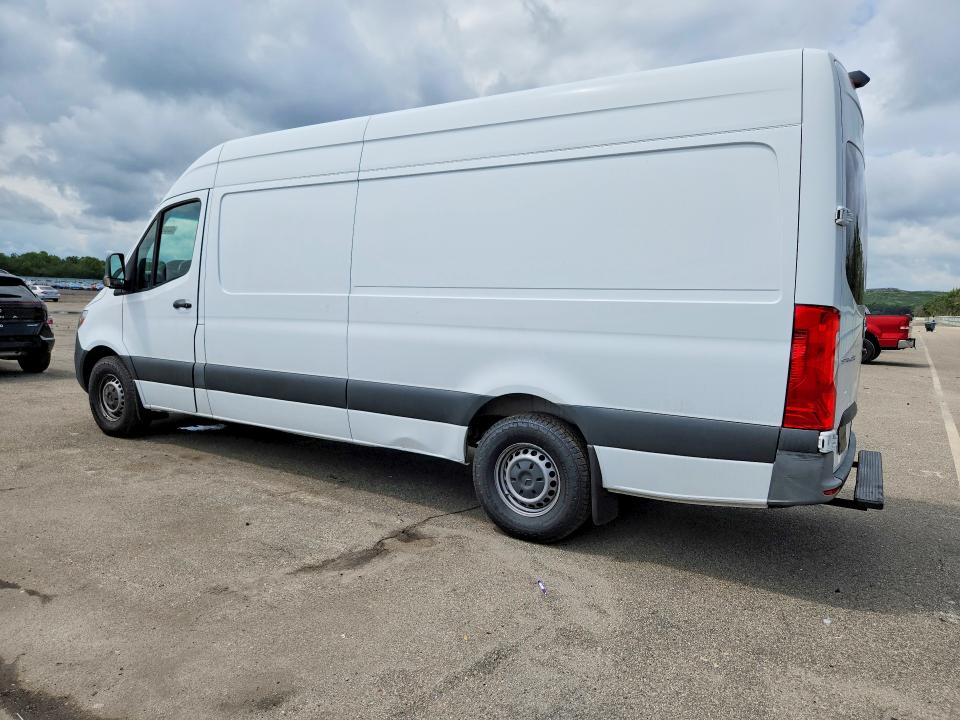 63360046 :رقم المزاد ، W1Y4DCHY6NT084831 vin ، 2022 Mercedes-benz Sprinter مزاد بيع