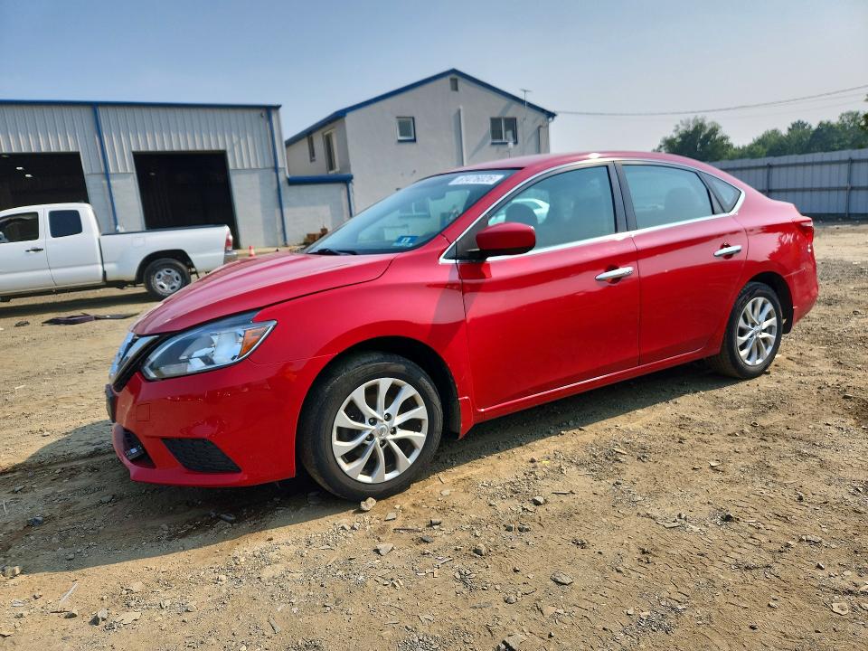 61476026 :رقم المزاد ، 3N1AB7AP4JY262472 vin ، 2018 Nissan Sentra مزاد بيع