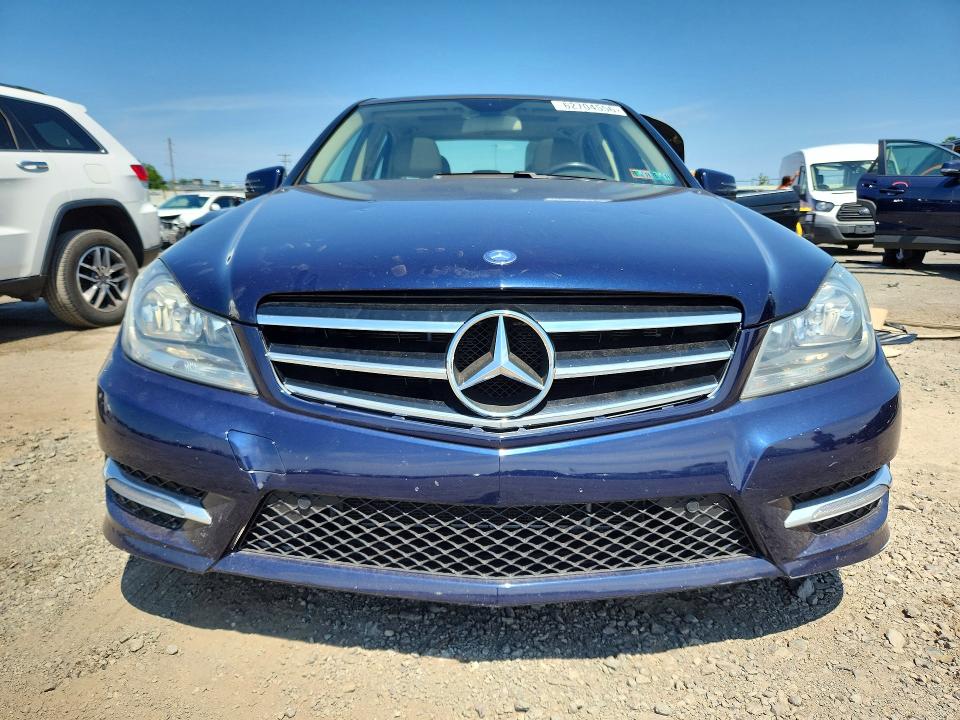 2014 Mercedes-benz C მანქანა იყიდება აუქციონზე, vin: WDDGF8AB0EG193167, აუქციონის ნომერი: 62704556