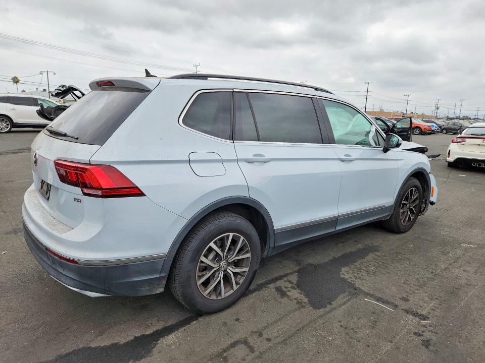 59320976 :رقم المزاد ، 3VV3B7AX6JM208721 vin ، 2018 Volkswagen Tiguan مزاد بيع