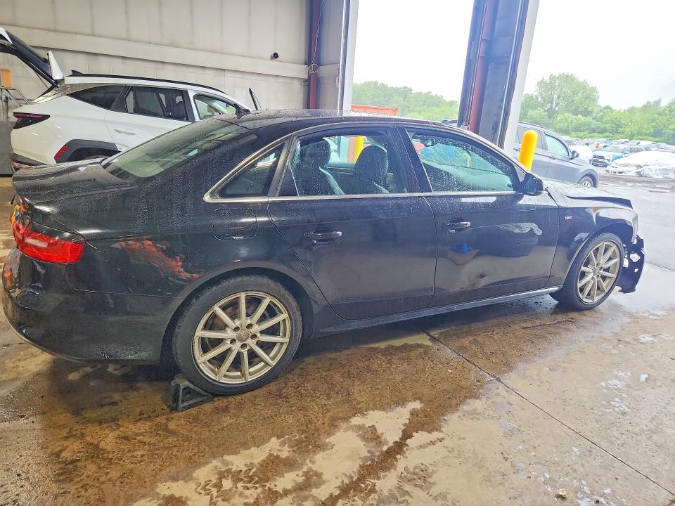 59336026 :رقم المزاد ، WAUFFAFL6FN003140 vin ، 2015 Audi A4 مزاد بيع