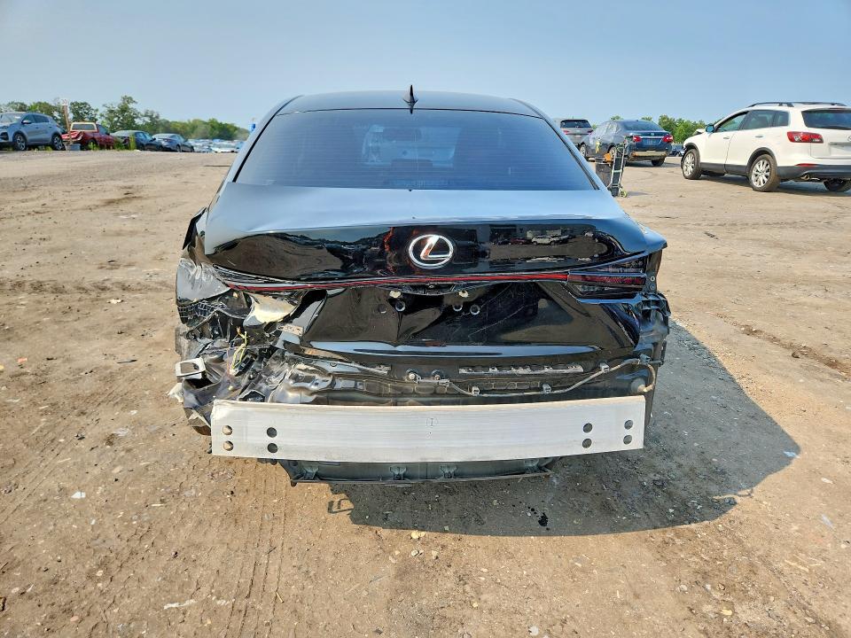 Продажа на аукционе авто 2016 Lexus Is, vin: JTHBA1D24G5030069, номер лота: 61147546