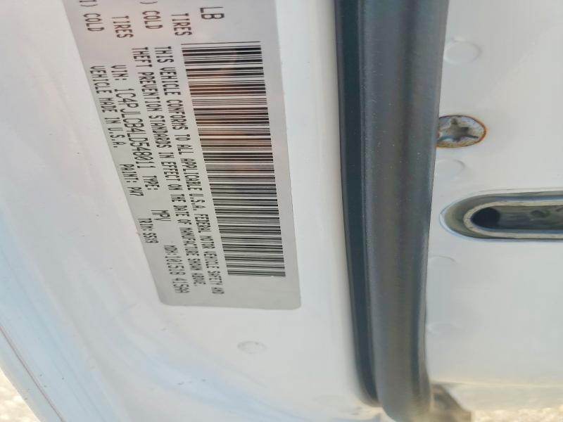 60545596 :رقم المزاد ، 1C4PJLCB4LD548011 vin ، 2020 Jeep Cherokee مزاد بيع