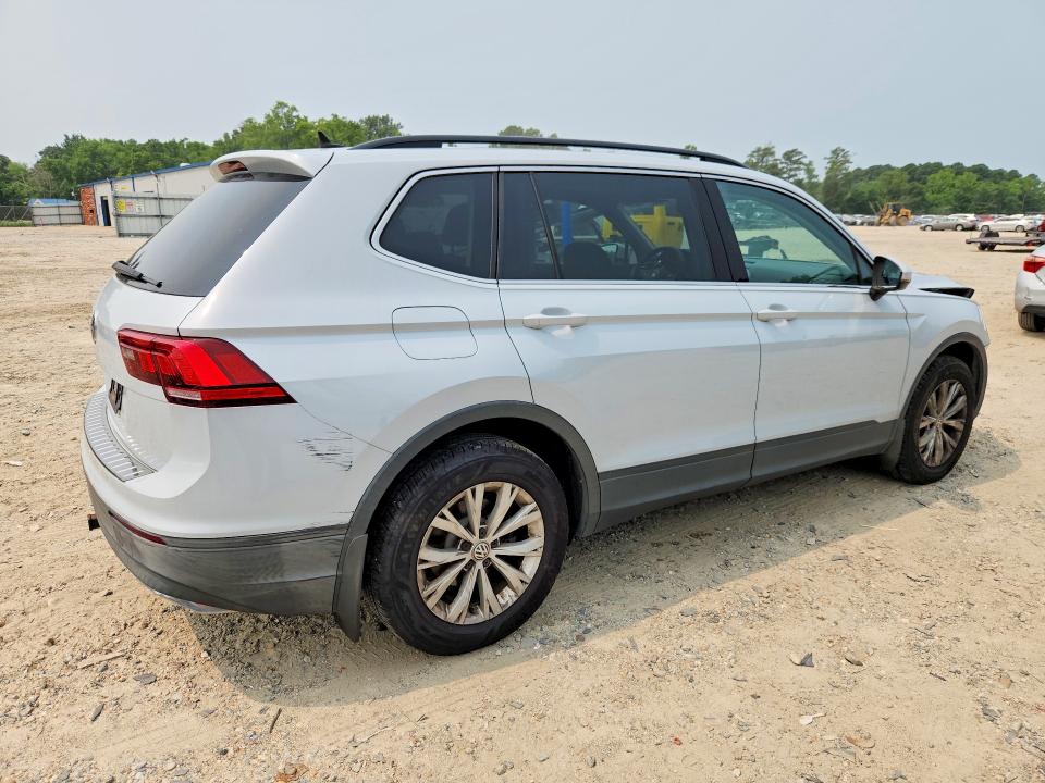 60611626 :رقم المزاد ، 3VV3B7AX6KM041455 vin ، 2019 Volkswagen Tiguan مزاد بيع