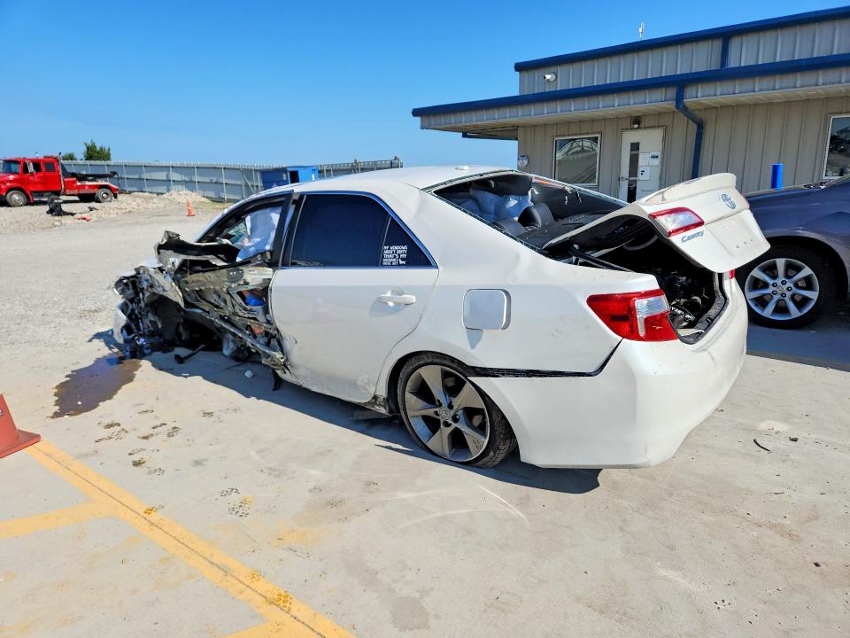 62892036 :رقم المزاد ، 4T1BF1FK0CU633886 vin ، 2012 Toyota Camry مزاد بيع
