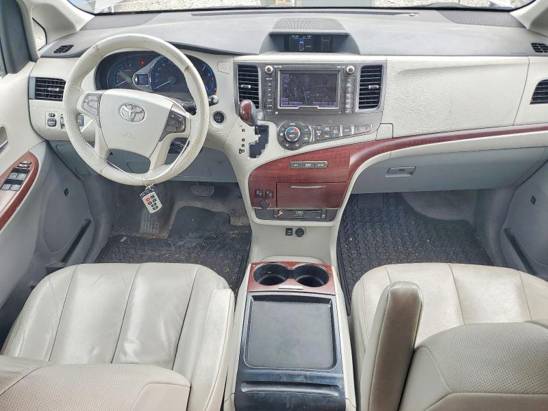 2011 Toyota Sienna მანქანა იყიდება აუქციონზე, vin: 5TDYK3DC1BS021250, აუქციონის ნომერი: 62302016