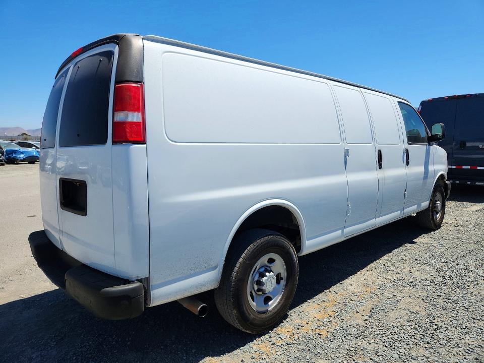 61617596 :رقم المزاد ، 1GCWGBFP3K1175622 vin ، 2019 Chevrolet Express 2500 مزاد بيع