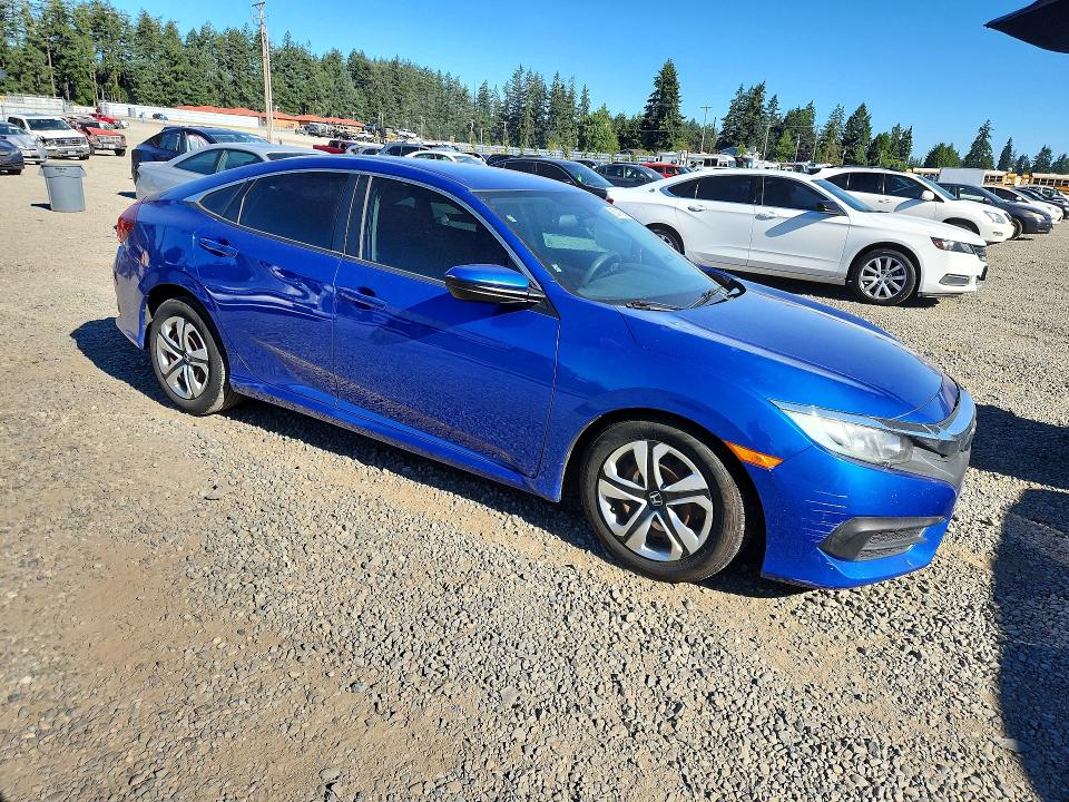 63417506 :رقم المزاد ، 19XFC2F58JE007576 vin ، 2018 Honda Civic مزاد بيع