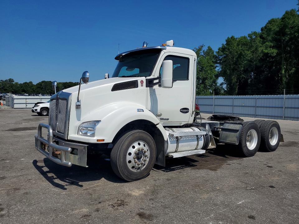 61510806 :رقم المزاد ، 1XKZDP9X6LJ396801 vin ، 2020 Kenworth Construction مزاد بيع