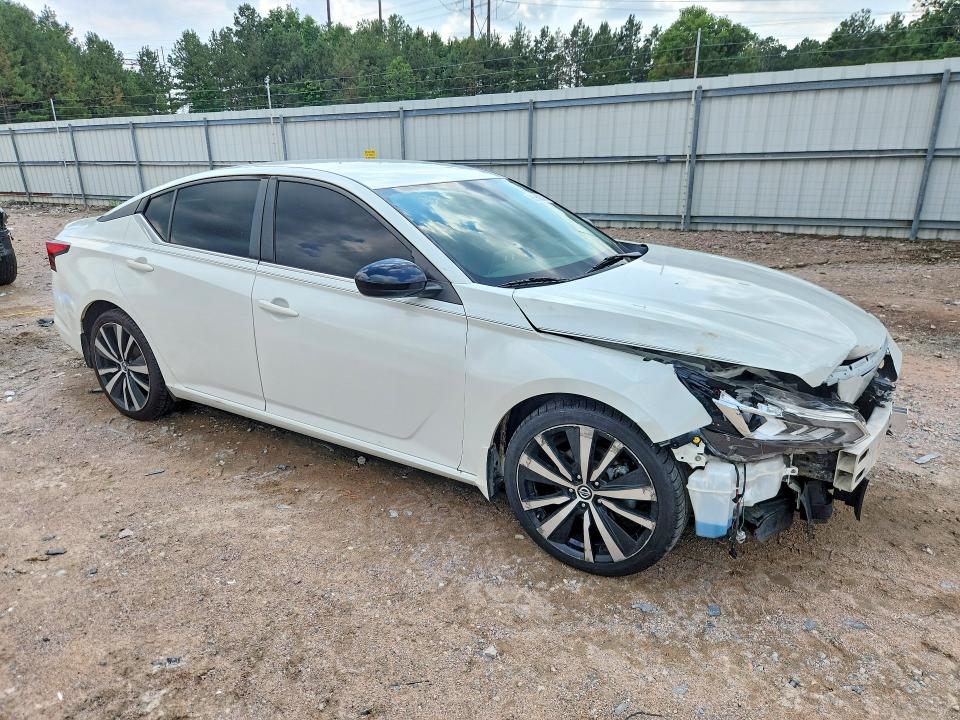85988945 :رقم المزاد ، 1N4BL4CV2MN370735 vin ، 2021 Nissan Altima مزاد بيع