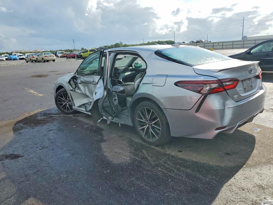 2022 Toyota Camry მანქანა იყიდება აუქციონზე, vin: 4T1T11AK7NU642520, აუქციონის ნომერი: 59358716