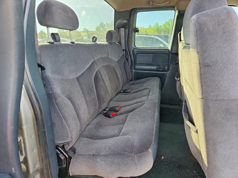 63134886 :رقم المزاد ، 2GTEK19T121425446 vin ، 2002 Gmc New Sierra مزاد بيع