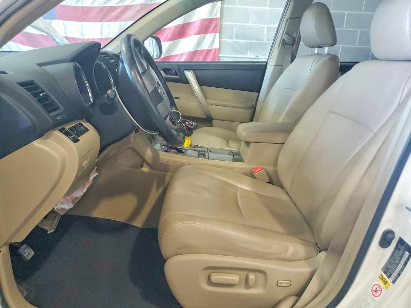 59985686 :رقم المزاد ، 5TDBK3EH5DS229988 vin ، 2013 Toyota Highlander مزاد بيع