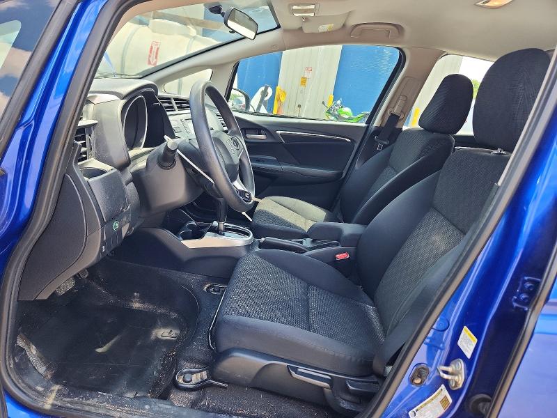 60120546 :رقم المزاد ، 3HGGK5H52FM758421 vin ، 2015 Honda Fit مزاد بيع