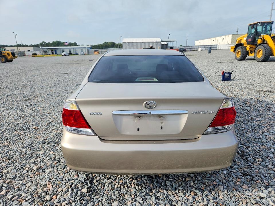 2005 Toyota Camry მანქანა იყიდება აუქციონზე, vin: 4T1BE32K25U517676, აუქციონის ნომერი: 61873956