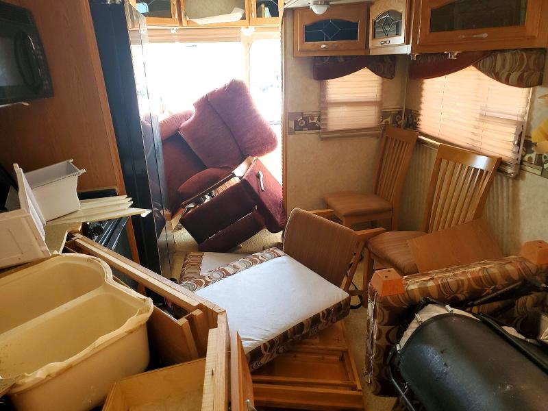 58753736 :رقم المزاد ، 4V0FC32269E003573 vin ، 2009 Cross Roads Recreational Vehicle (rv) مزاد بيع