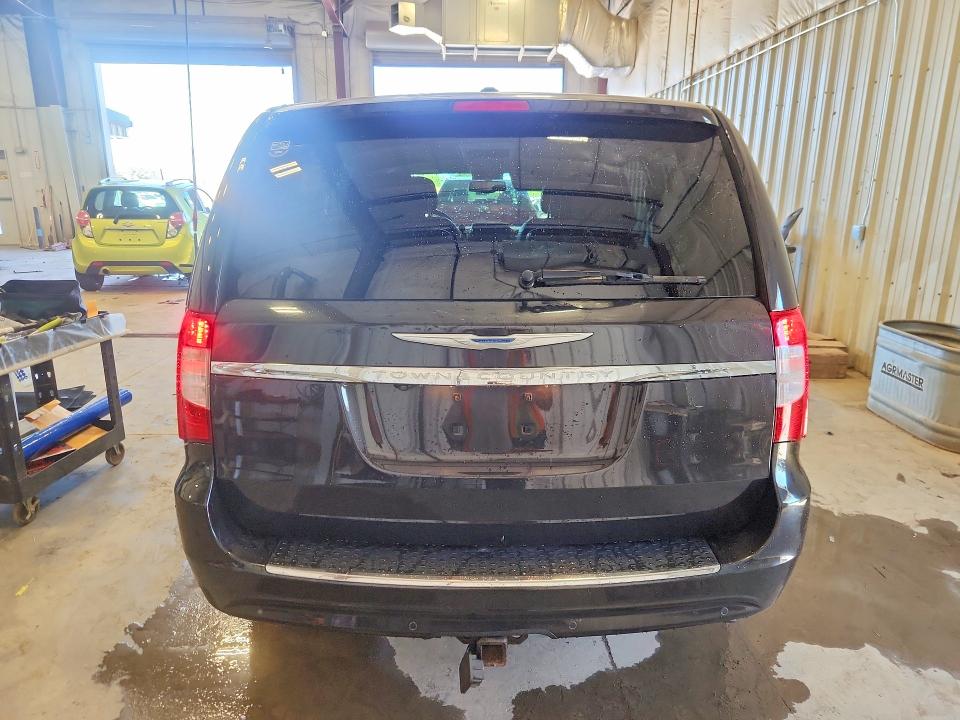 2014 Chrysler Town & Country მანქანა იყიდება აუქციონზე, vin: 2C4RC1CG9ER373242, აუქციონის ნომერი: 62528936